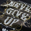 Koszulka Never Give Up Pretorian - nadruk przód